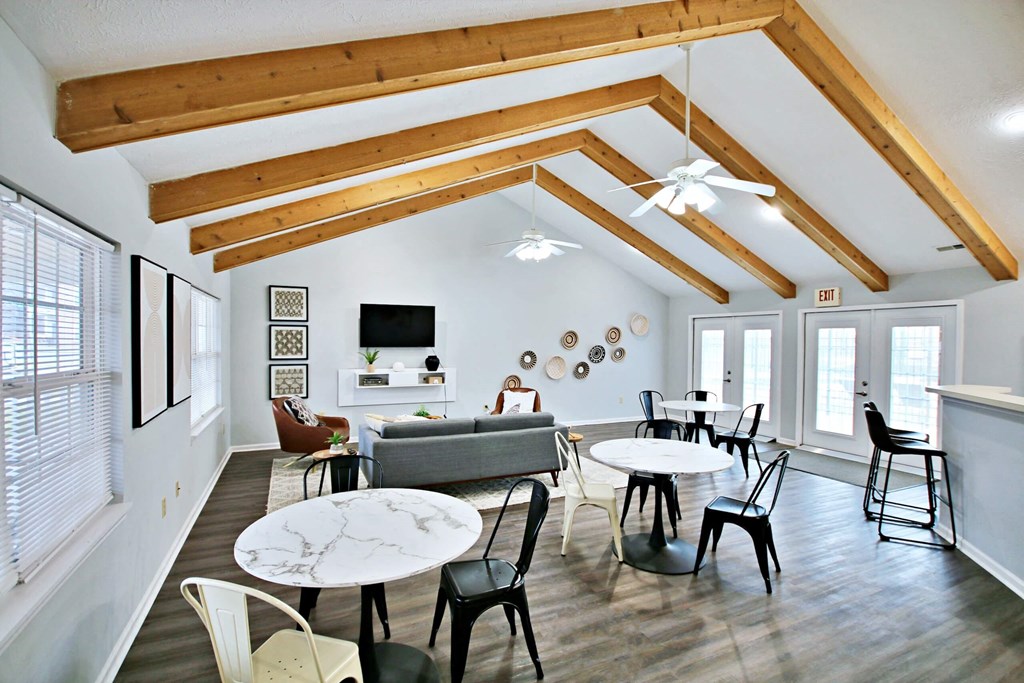 Canterbury House Warsaw Apartments, 100 St Augustine Dr, Warsaw, IN